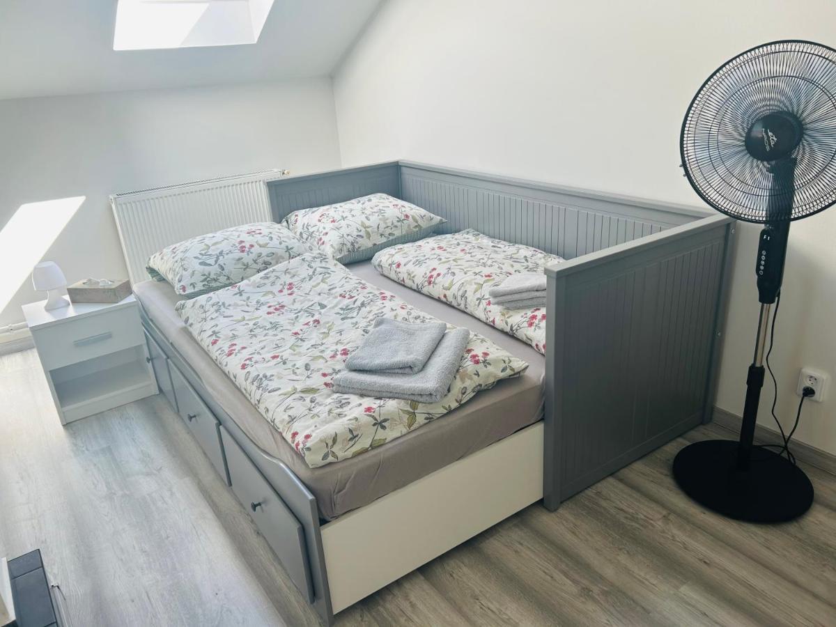 Apartman Theresa Дечин Екстер'єр фото
